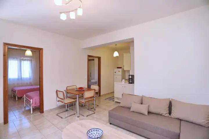 Skopelos Chara'S Lux Apartment Екстер'єр фото