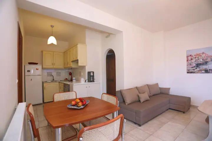 Skopelos Chara'S Lux Apartment Екстер'єр фото